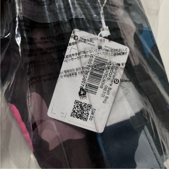Lululemon OG Belt Bag!💘 - Picture 5 of 6
